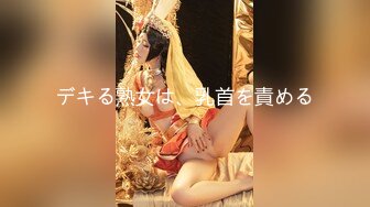   夫妻日常做爱 美娇妻边玩手机边吃屌内裤不脱扒个缝就插