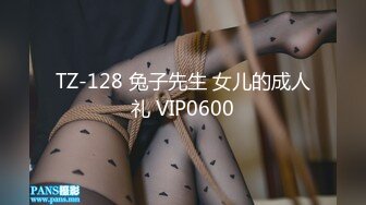 商场女厕全景偷拍红裙美女的多毛大肥鲍❤️出来的时候这眼神看着我难道被发现了