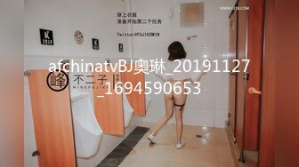 大奶美眉 在家上位骑车全自动 妹子操逼真猛 啪啪打桩 奶子哗哗