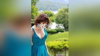 公共卫生间暗藏摄像头偷拍 女邻居用桶接水洗逼,她不知道我刚刚尿尿还射到这个桶里了