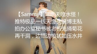 黑丝骚人妻酒店里的激情，帅小伙玩弄骚逼让她舔鸡巴，揉着奶子玩骚逼，激情抽插爆草，浪荡呻吟不止