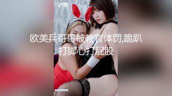  双飞名场面！清纯甜美00后美少女！单挑完另一个妹子加入，两嫩妹轮流操，让观众羡慕不已