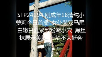 娇小女孩公园晨跑 痴汉尾随进公厕 二连发不顾 外面一堆路人听见抱起来超激烈啪啪