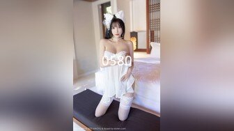 女炮友背着老公带娃出来和我打炮