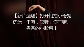 探花小哥约了个年轻漂亮的少妇姐姐上门服务真不客气进来又吃又喝的