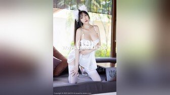 商场女厕偷拍黄裙高跟美女阴毛杂乱的肥鲍鱼