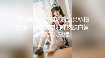 【新速片遞】熟女妈妈 精神小伙和妈妈边操边缠绵互吻 趴在妈妈丰腴的身上大力抽插 只听啪啪作响 